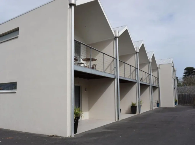 Twin Apartment