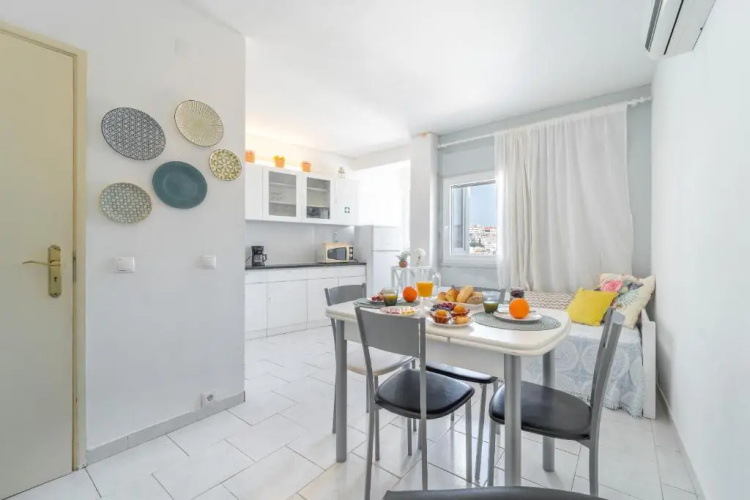 Lena’s Beach House by HelloVacations