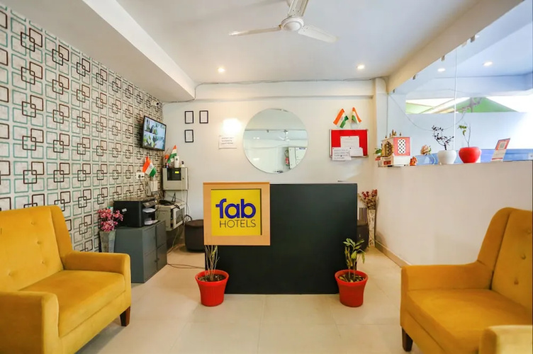 FabHotel Novel Suites