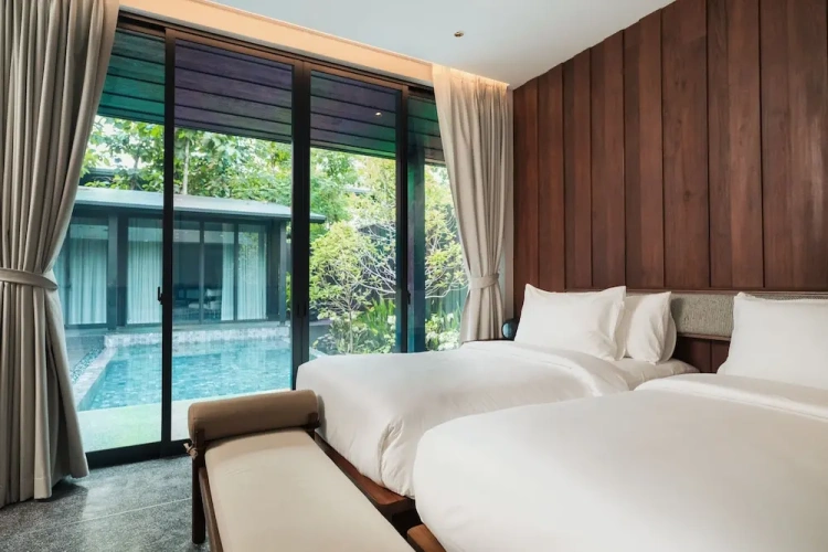 Family Villa with balcony and with garden view