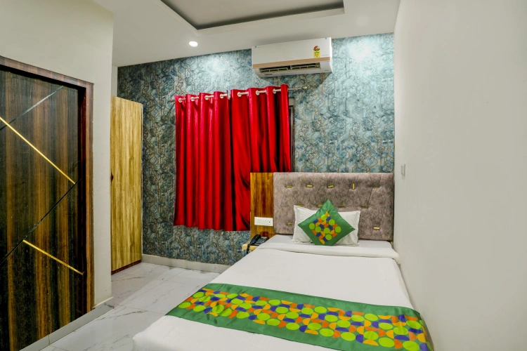 Economy room