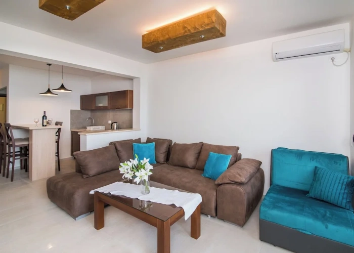 Apartment with balcony