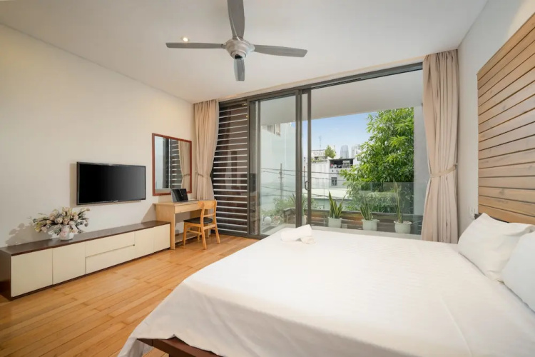 T P Deluxe Villa