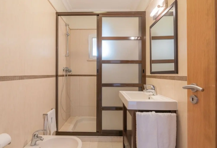 2 Bedrooms Villa