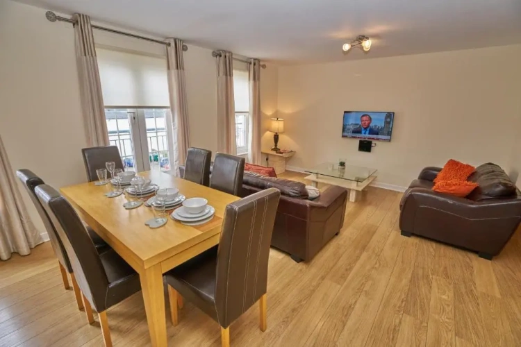 2 Bedrooms Apartment