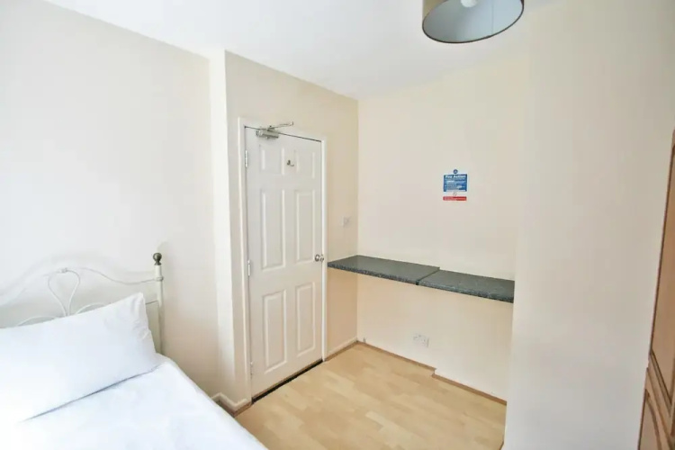 Central Studios Hatherley by Roomsbooked