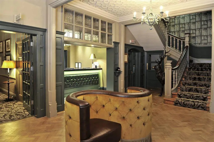 Crown Hotel