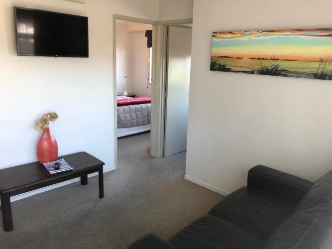 2 Bedrooms Suite with lake view