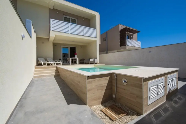 house truvatura