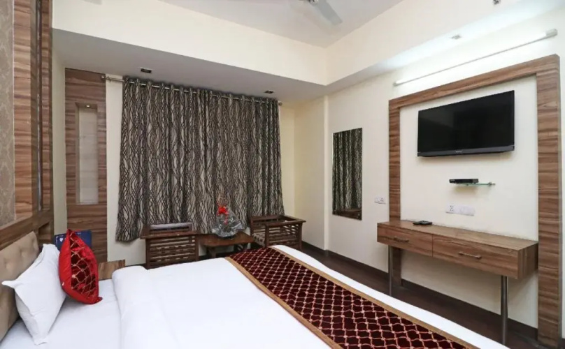 OYO 11629 Hotel Sunshine Inn