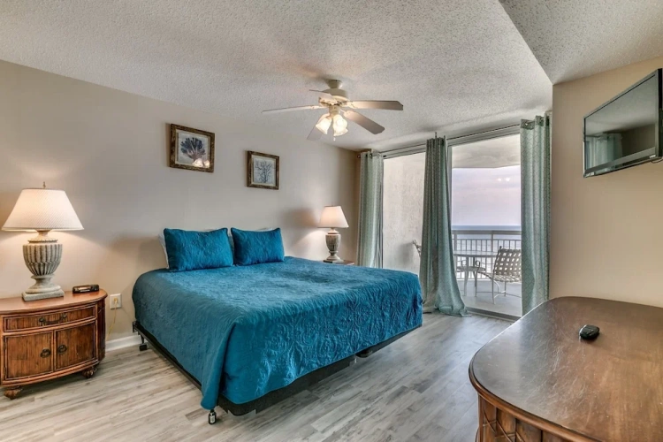 3 Bedrooms Apartment