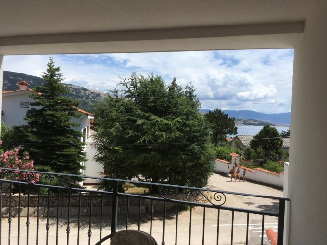 Apartment with sea view