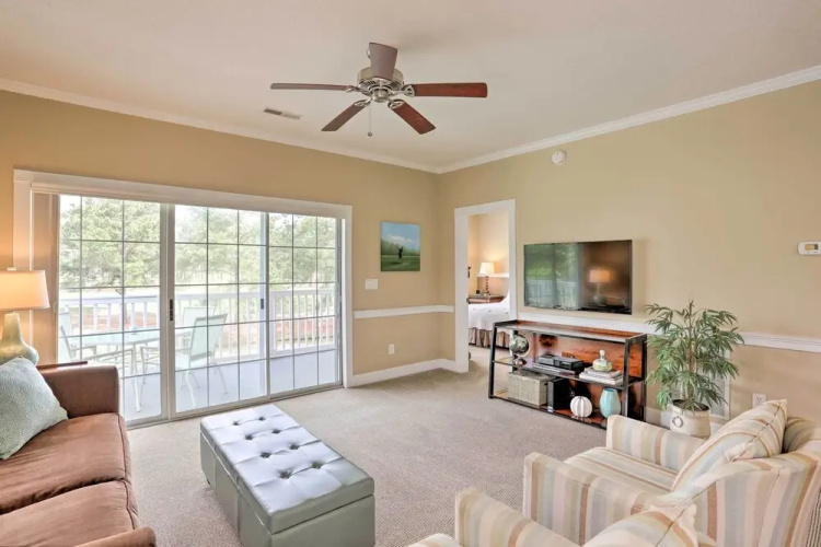 Central Myrtle Beach Condo w/ Golf Course View!