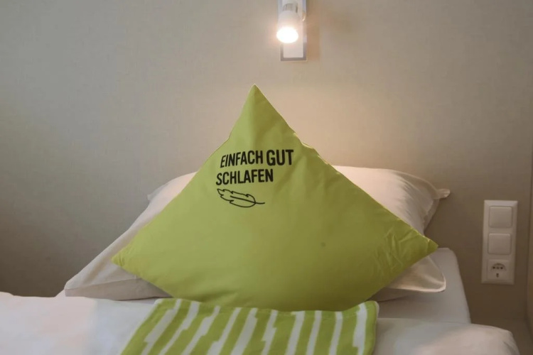 Smart Motel