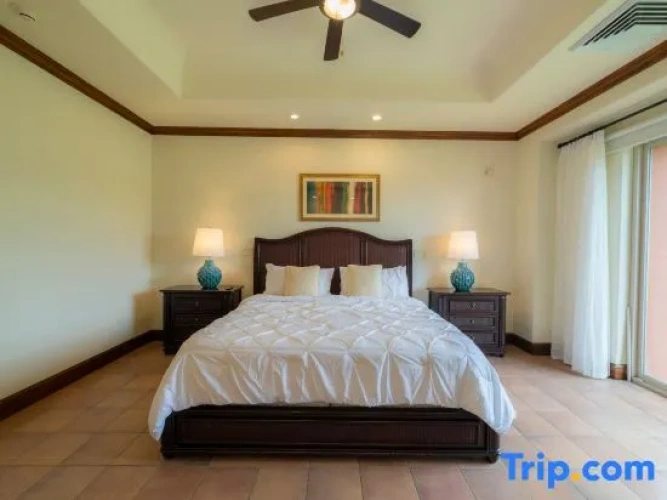 3 Bedrooms Apartment