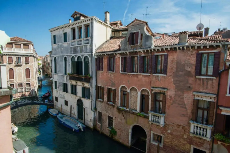CA ZULIAN amazing canal view