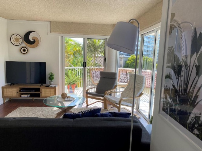 2 Bedrooms Apartment