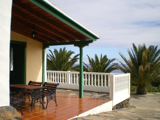 2 Bedrooms Cottage
