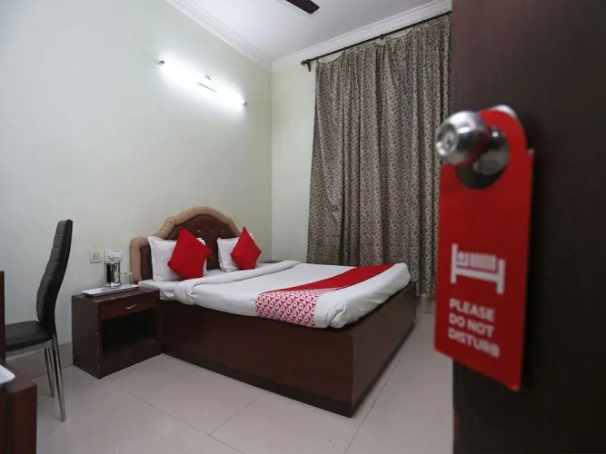 Cozycom By OYO Rooms