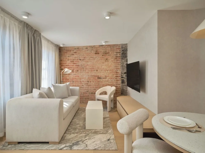 1 Bedroom Apartment
