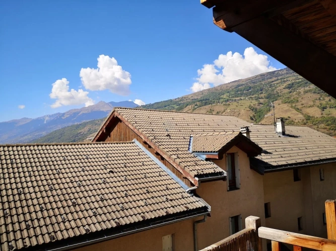 Standard Quadruple Family room with balcony and with mountain view