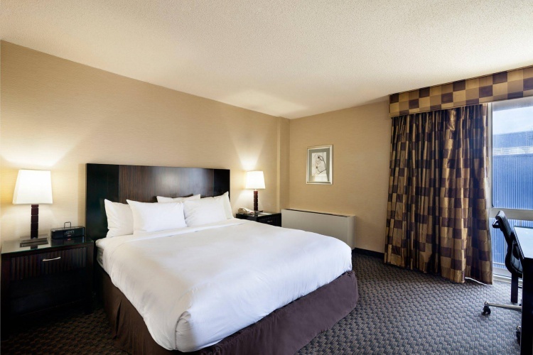 DoubleTree by Hilton New York JFK Airport photo 7