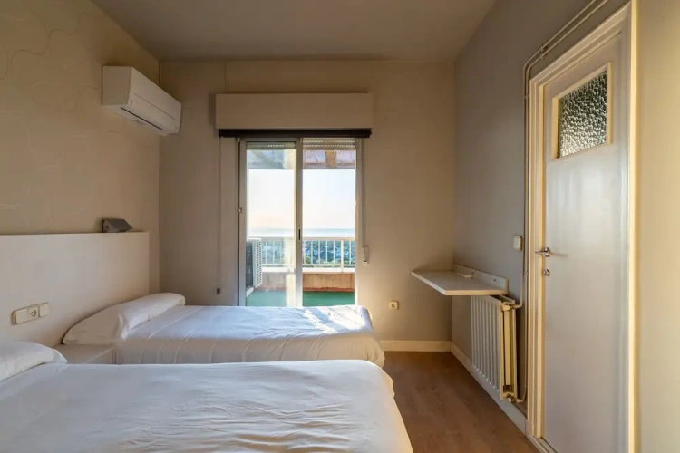 Standard Twin room with sea view