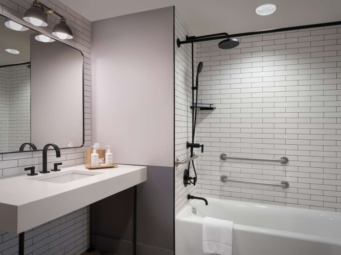Freepoint Hotel Cambridge, Tapestry Collection by Hilton photo 11