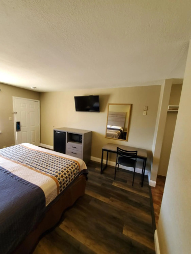 River Inn Motel