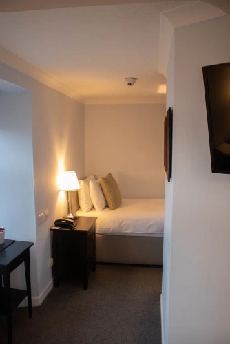 Classic Twin room with partial sea view