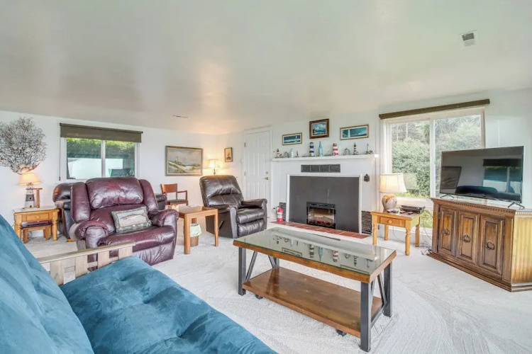 Cliffside Lighthouse Beach Home w/ Ocean View