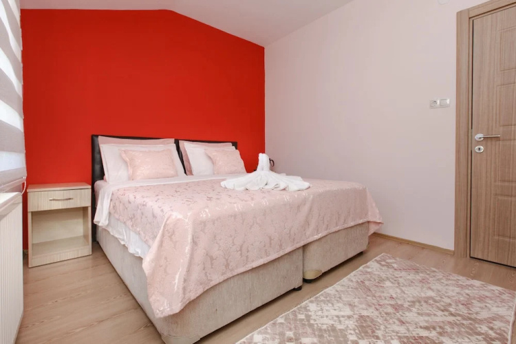 Guven Suite House