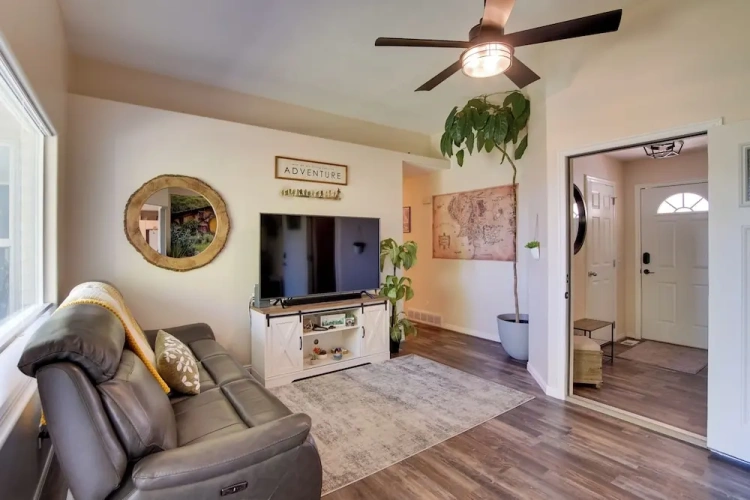 2 Bedrooms Cottage