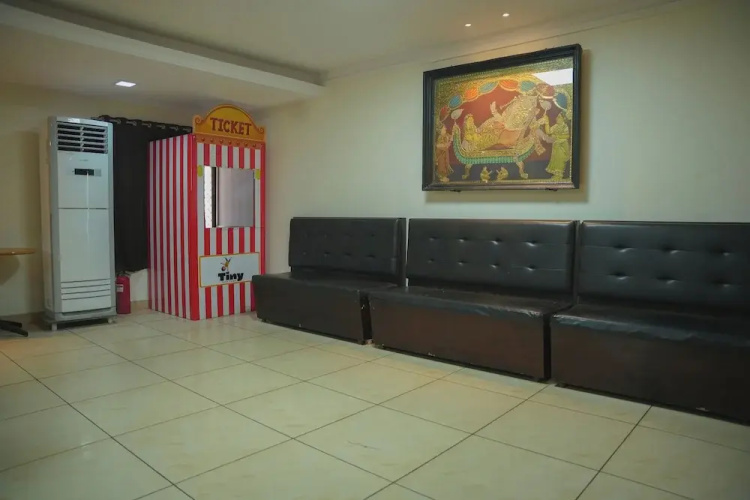 Hotel Grand Leela Krishna