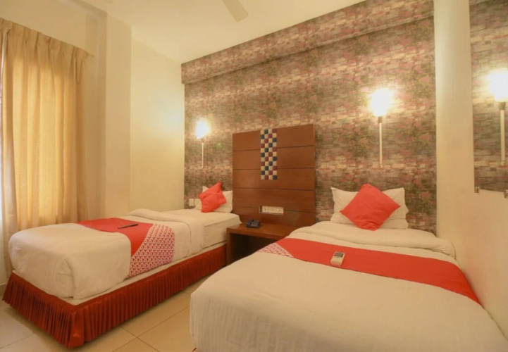 Hotel Vels Grand Inn