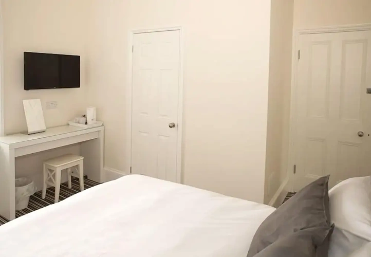 2 Bedrooms Standard Family room