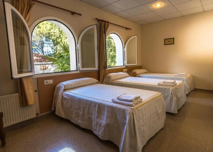 Standard Triple room