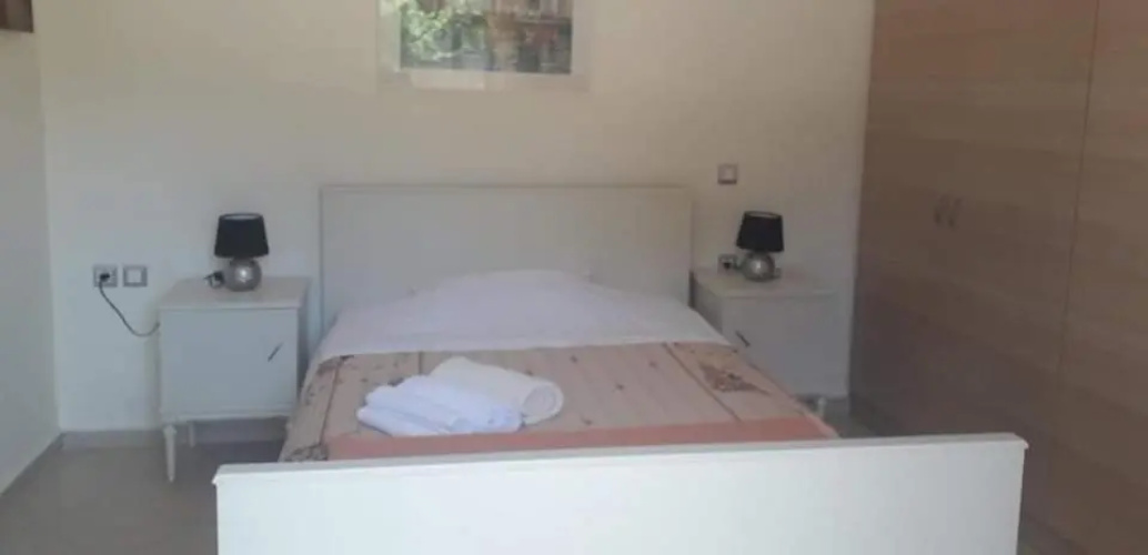 Dora's apartment