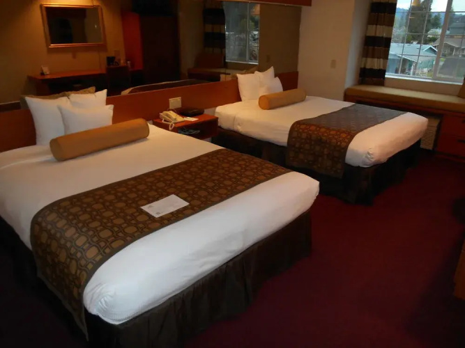 GuestHouse Inn & Suites Sutherlin