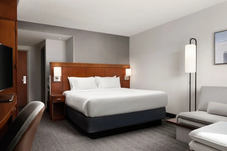 Standard Double room with city view