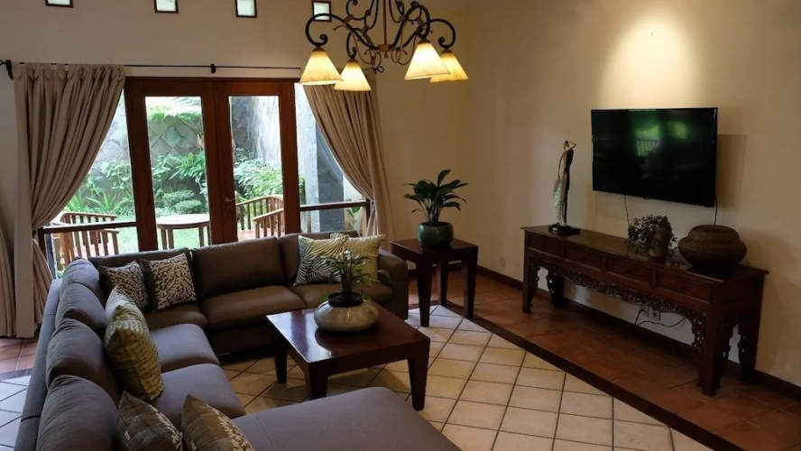 Pasteur Beautiful Luxurious House