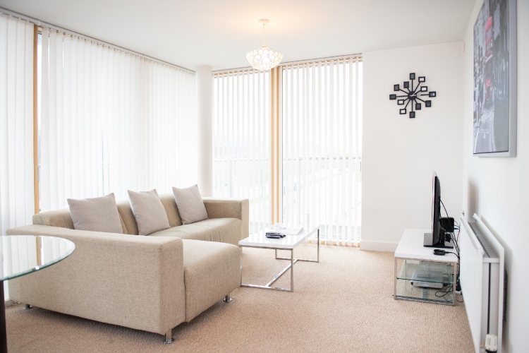 2 Bedrooms Apartment