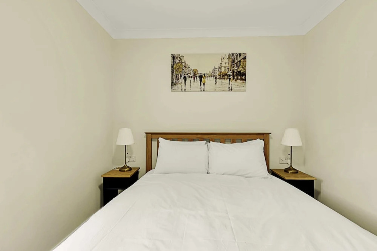 Charming Centrally Located Wimbledon Flat