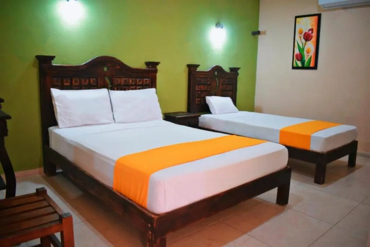 Standard Triple room