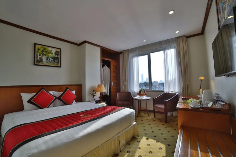 Sunny Hotel 1