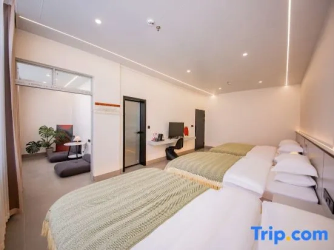 Deluxe Triple room