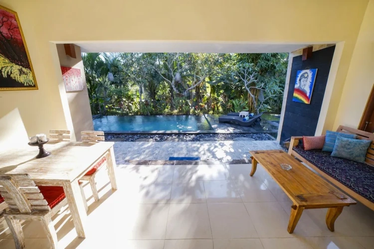 3 Bedrooms Villa