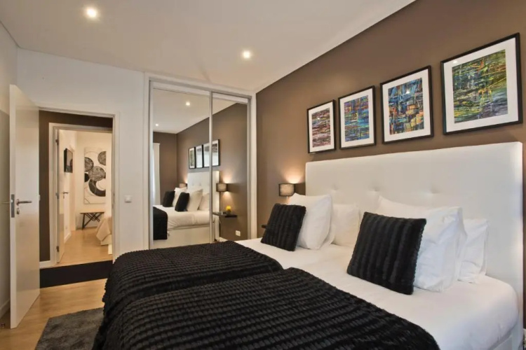 Central Apartment 127 by Saboia Collection