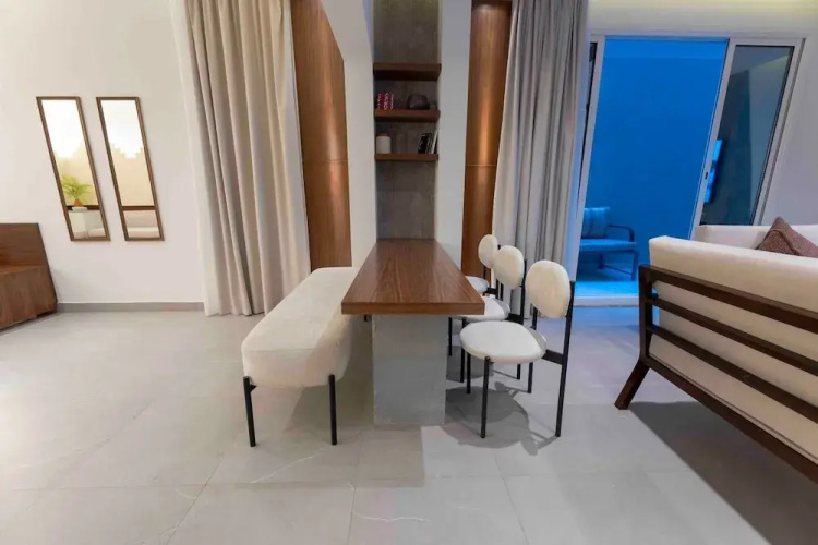 Luxury Apartment in Alwadi