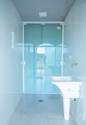 Casa com Lareira Wi-fi e Varanda com Vista